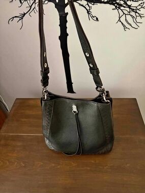 Women's Black Leather Shoulder Bag - Classic Everyday Tote